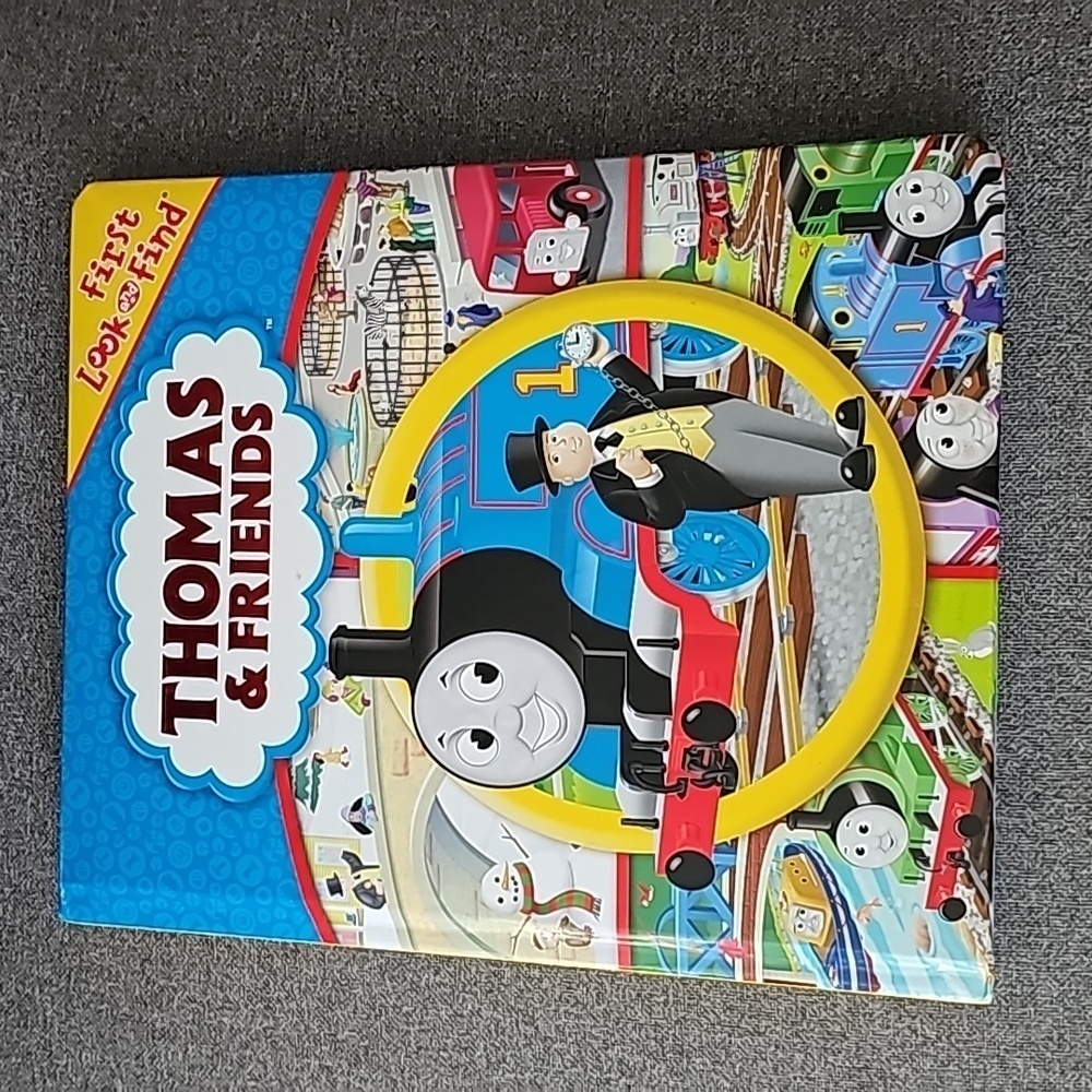 ❤️THOMAS & FRIENDS Board Book 2011 Look and Find